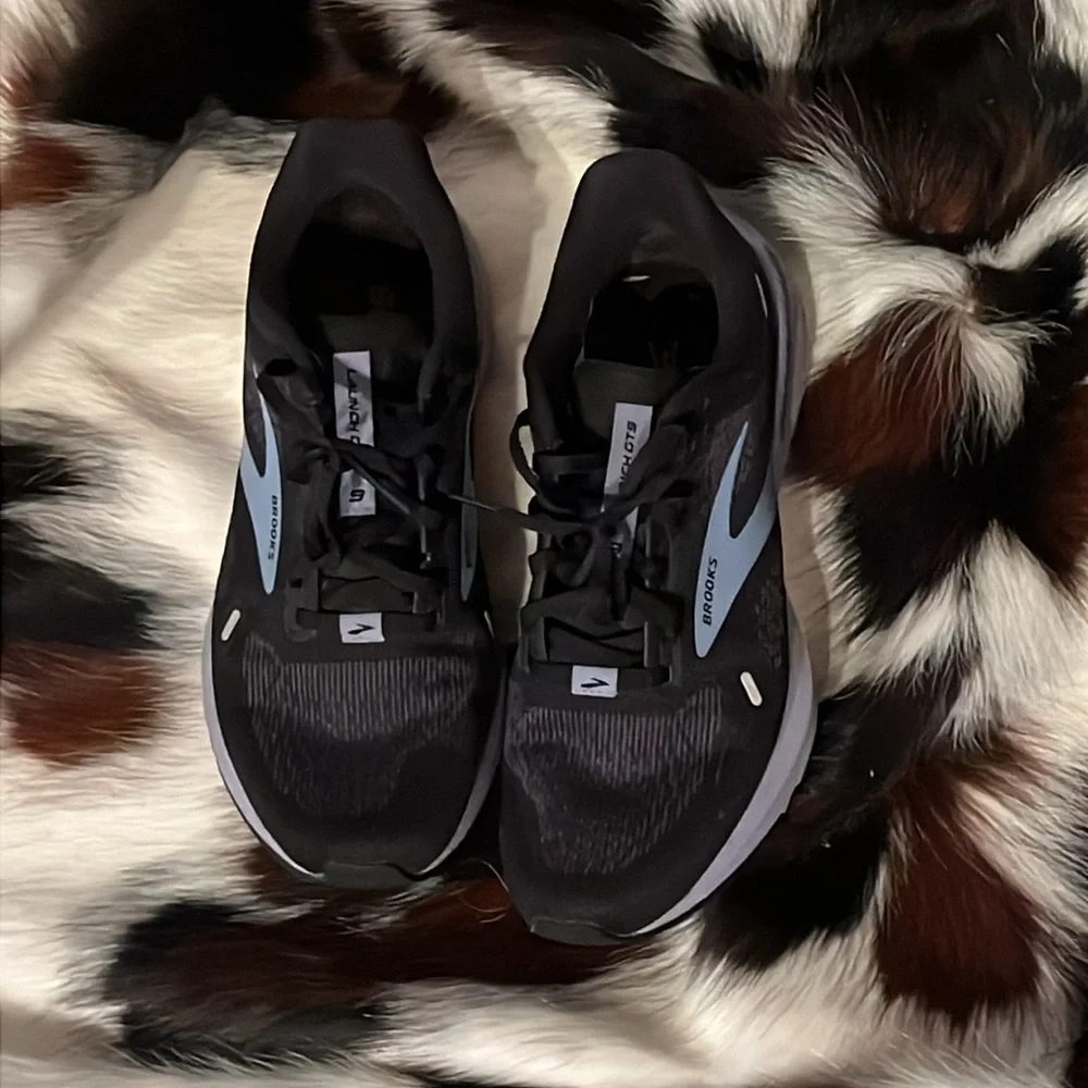 Brooks Launch GTS 9 - Picture 3 of 7